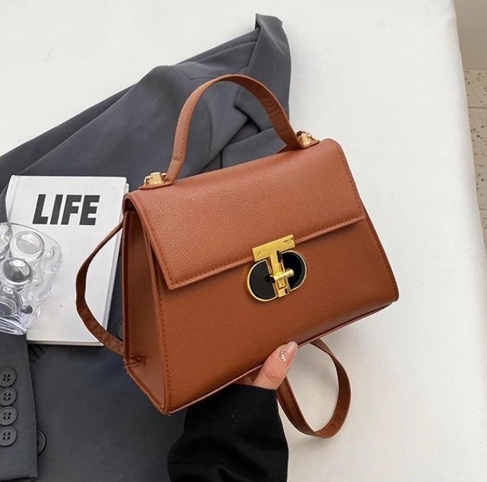 Women's Crossbody Bag - Chain Strap PU Handbag | Bend the Trend