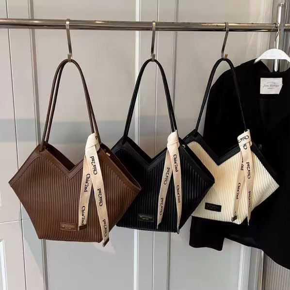 Chia'2nd Tote Bag - Vintage Pleated Shoulder Bag | Bend the Trend