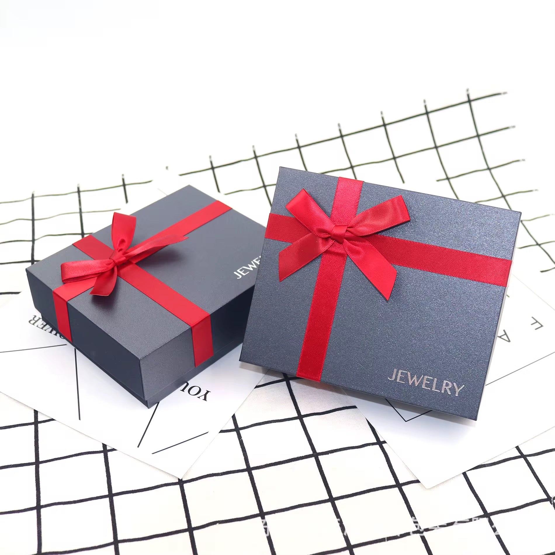 Romantic Gift Set for Her - Necklace & Soap Roses | Bend the Trend