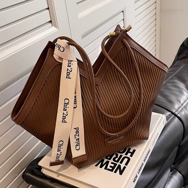 Handbag mid sized Tote bag