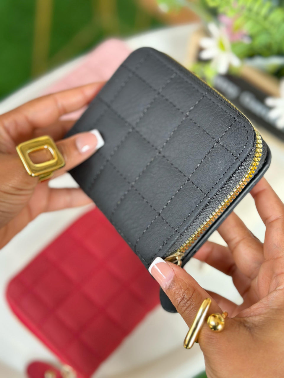 Women's Wallet - Round Zipper Coin Wallet | Bend the Trend