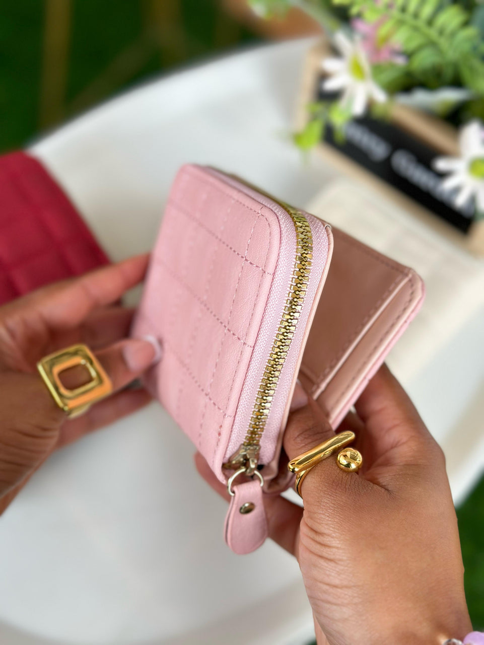 Women's Wallet - Round Zipper Coin Wallet | Bend the Trend