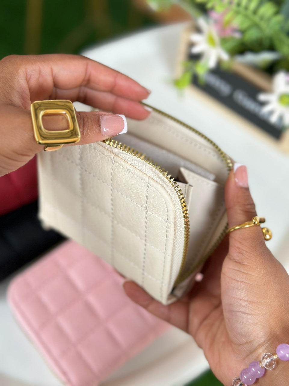 Women's Wallet - Round Zipper Coin Wallet | Bend the Trend