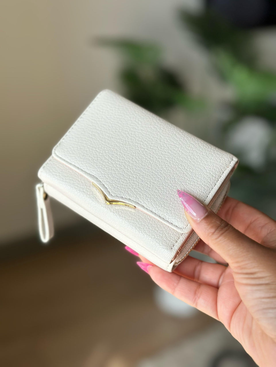 Women's Wallet - Compact V-Shape Faux Leather Wallet | Bend the Trend