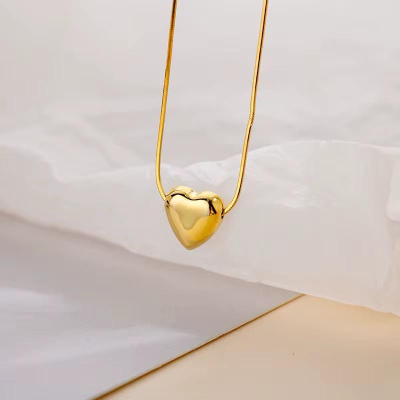Heart Necklace - Dainty Gold Heart Pendant Necklace | Bend the Trend