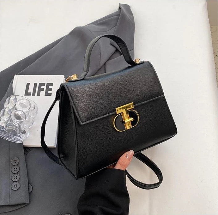 Women's Crossbody Bag - Chain Strap PU Handbag | Bend the Trend