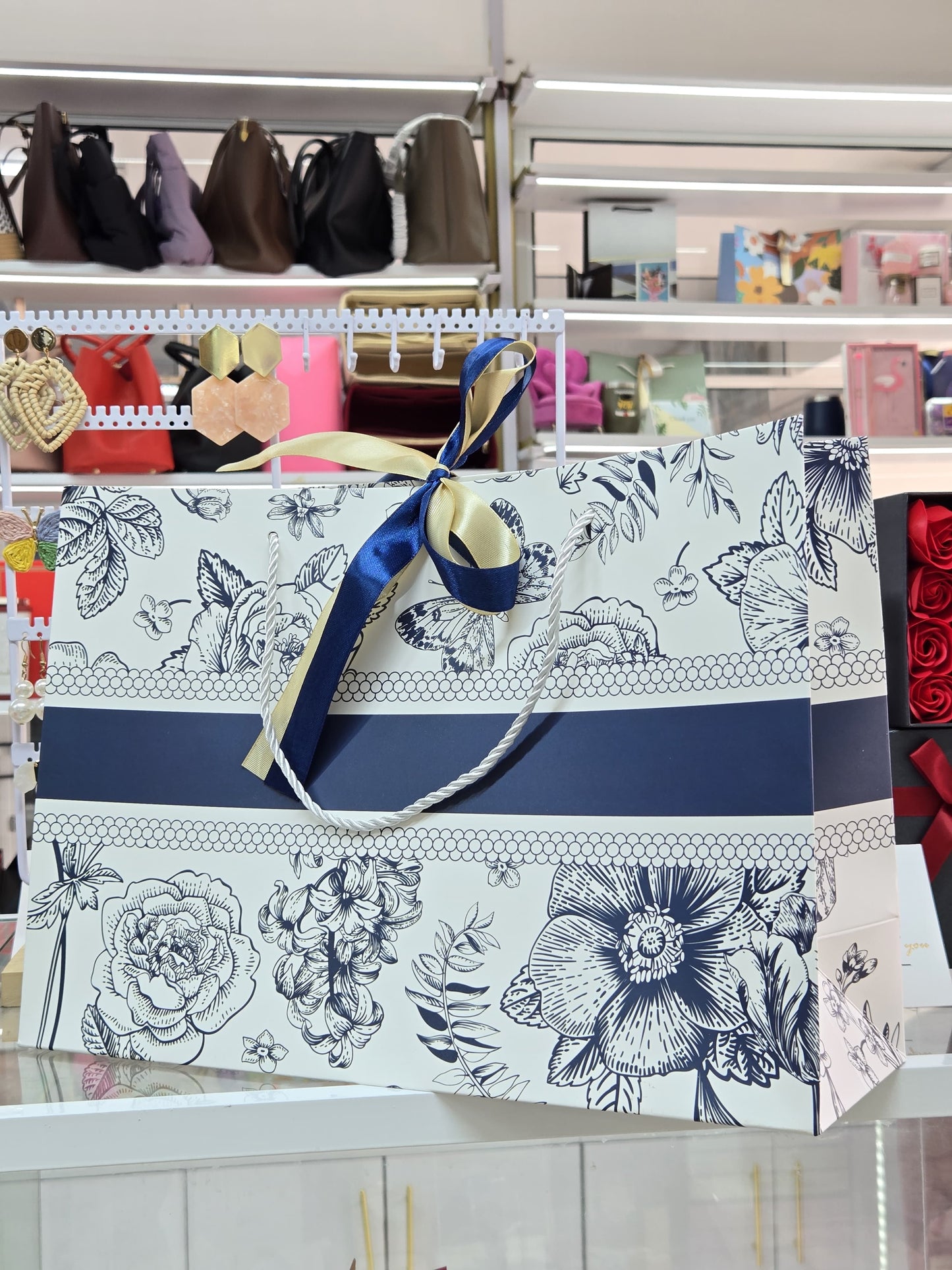 Gift bag blue floral