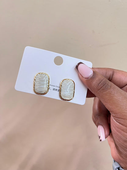 Earrings elegant