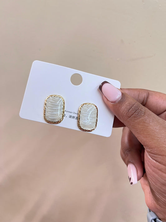 Earrings elegant