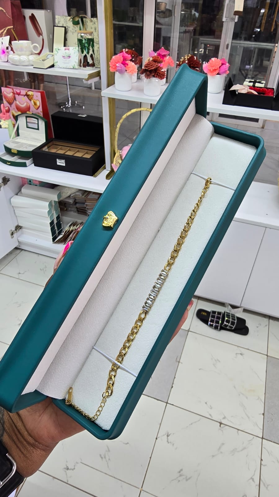 Classy bracelet gift box