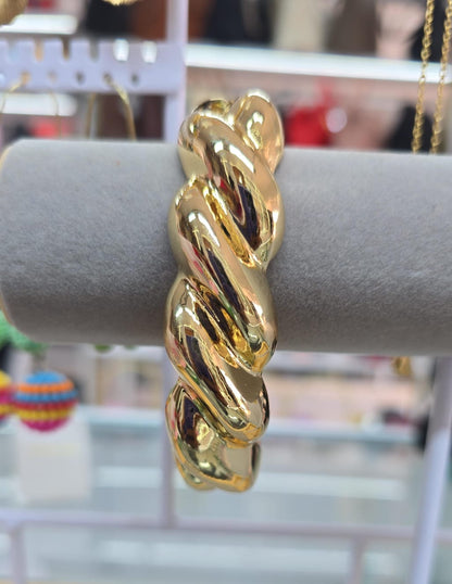 Chunky bracelets