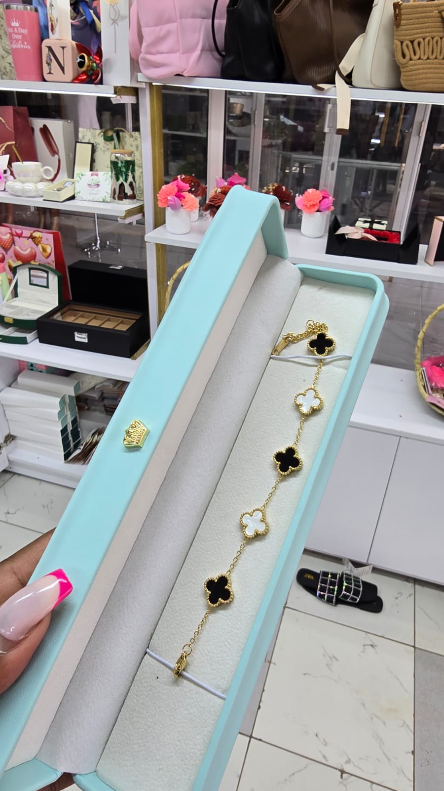 Classy bracelet gift box