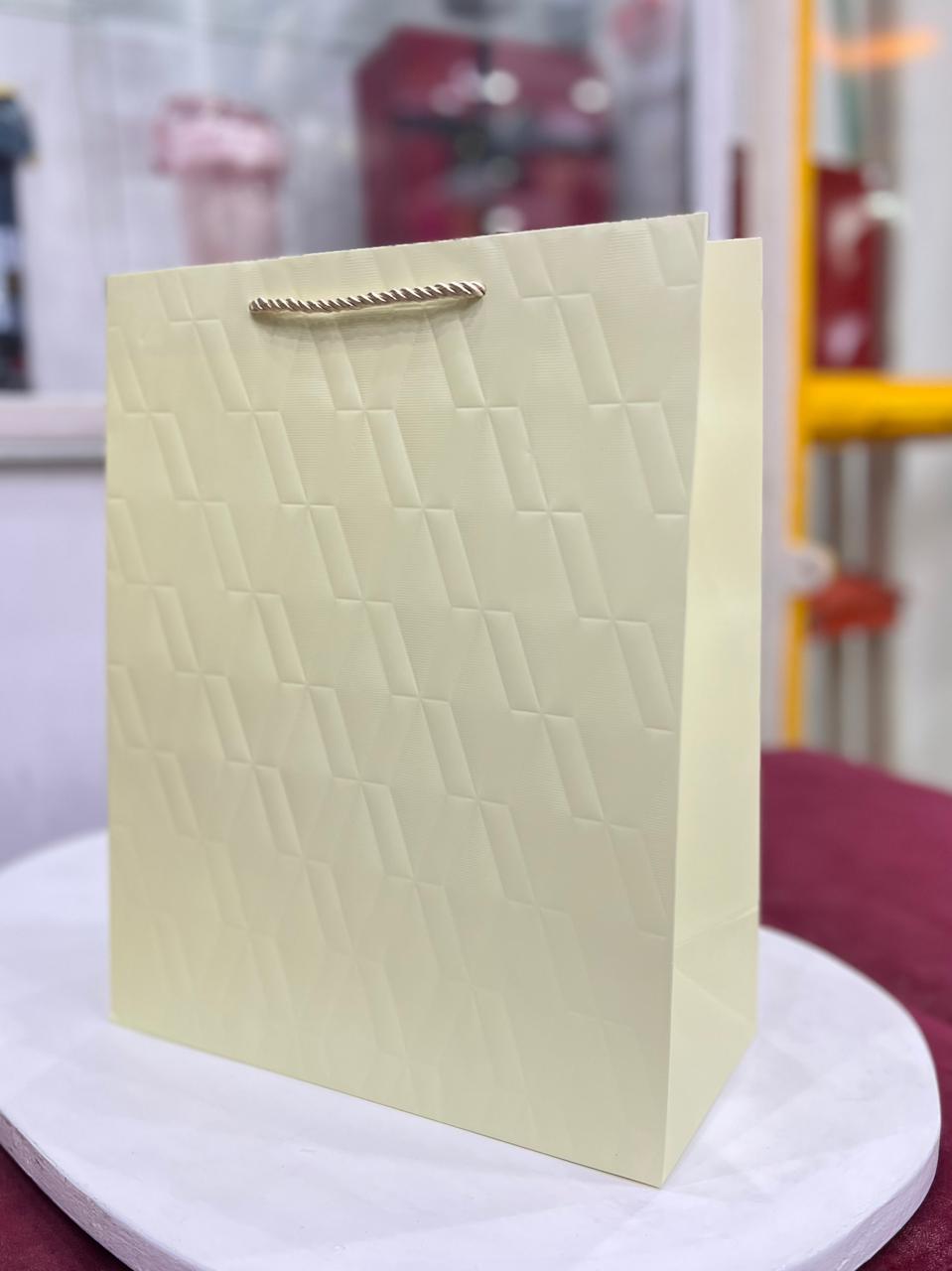 Gift bag plain colour