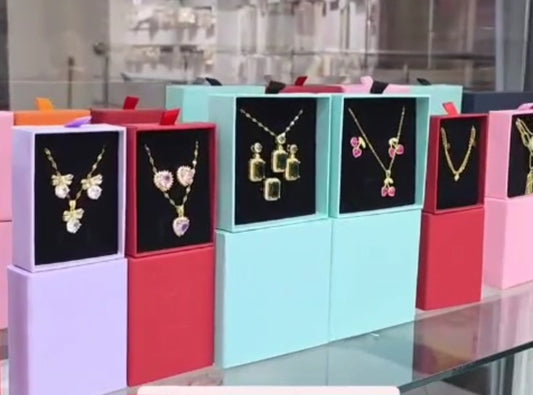 Chain set gift box