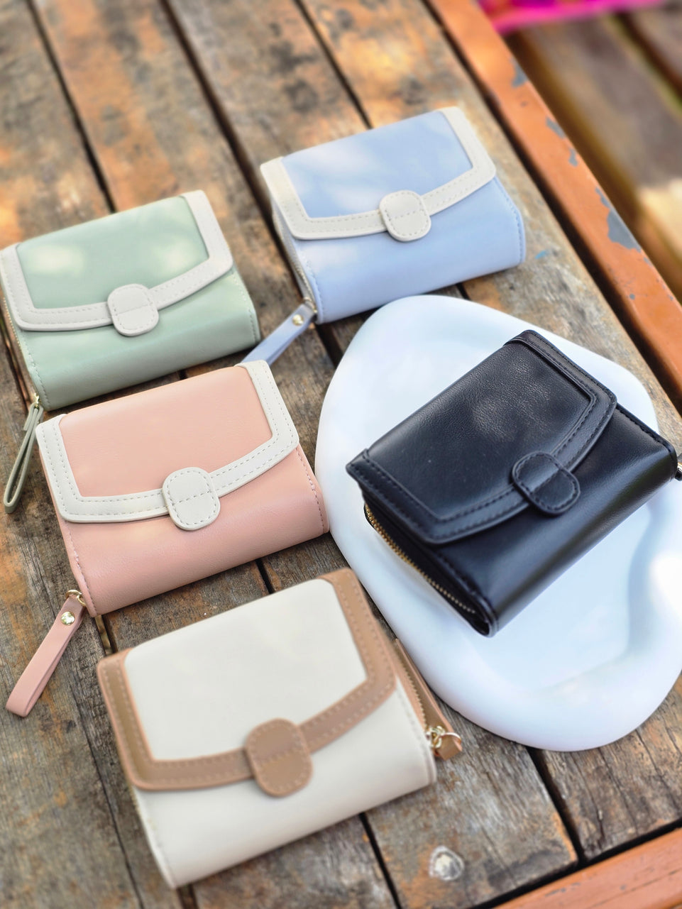 Women's Wallet - Compact Bifold Wallet with Zipper | Bend the Trend