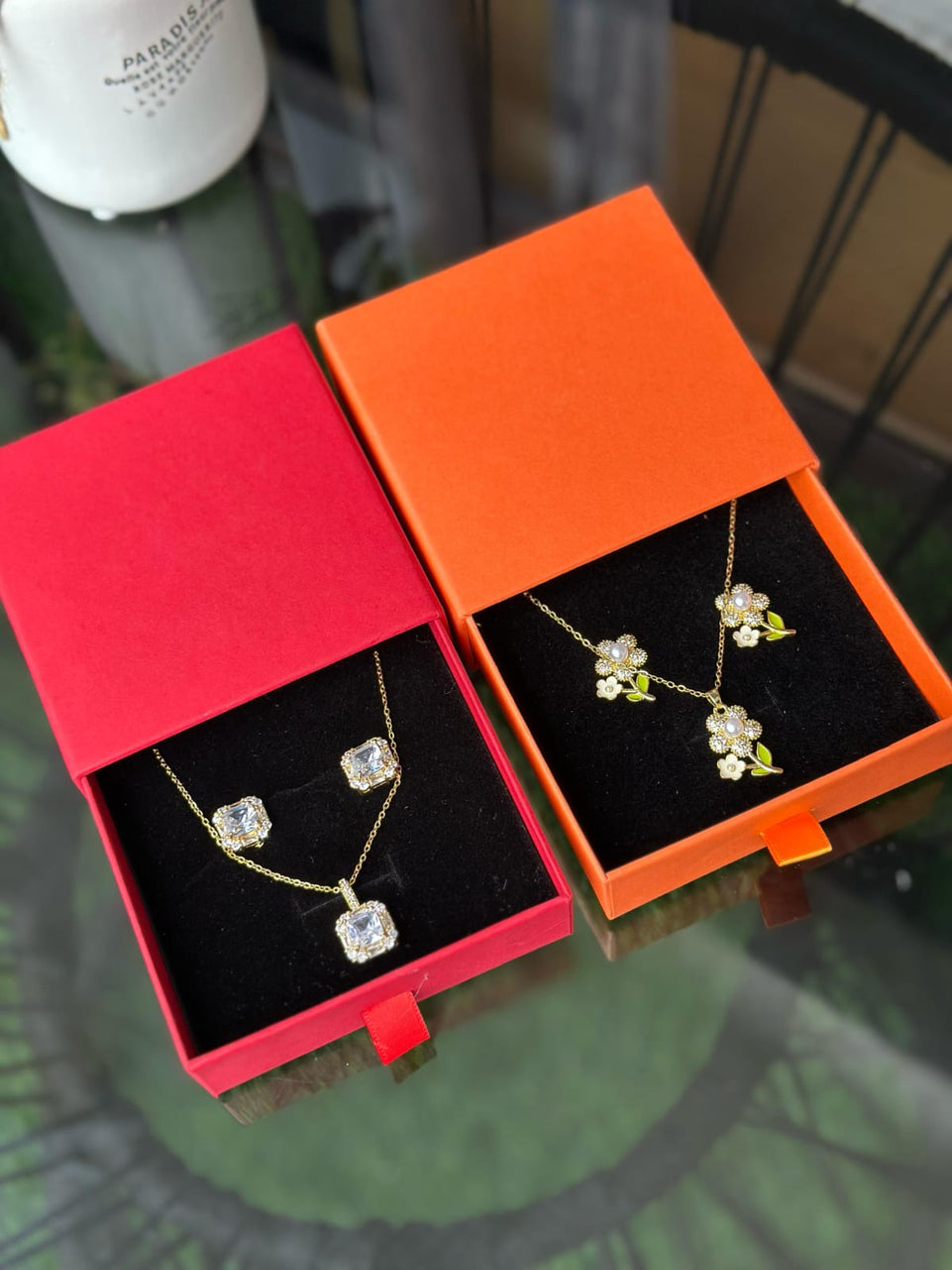 Chain set gift box