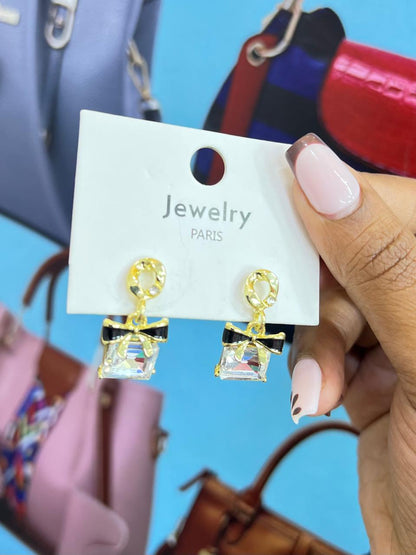 Earrings elegant